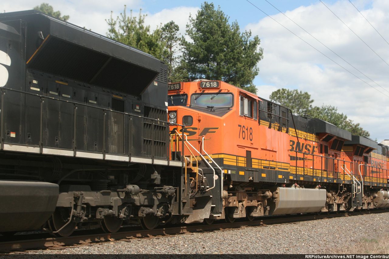 BNSF 7618